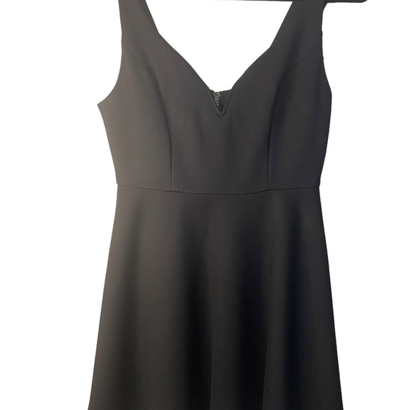 URBAN Outfitters Kimchi Blue Sweetheart Black Mini‎ Dress Size Medium - Picture 1 of 7